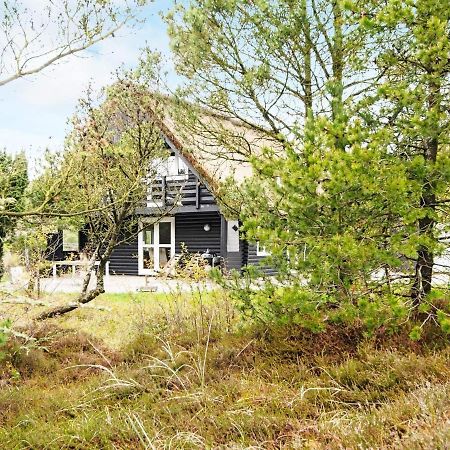 6 Person Holiday Home In R M Vesterhede Exteriör bild