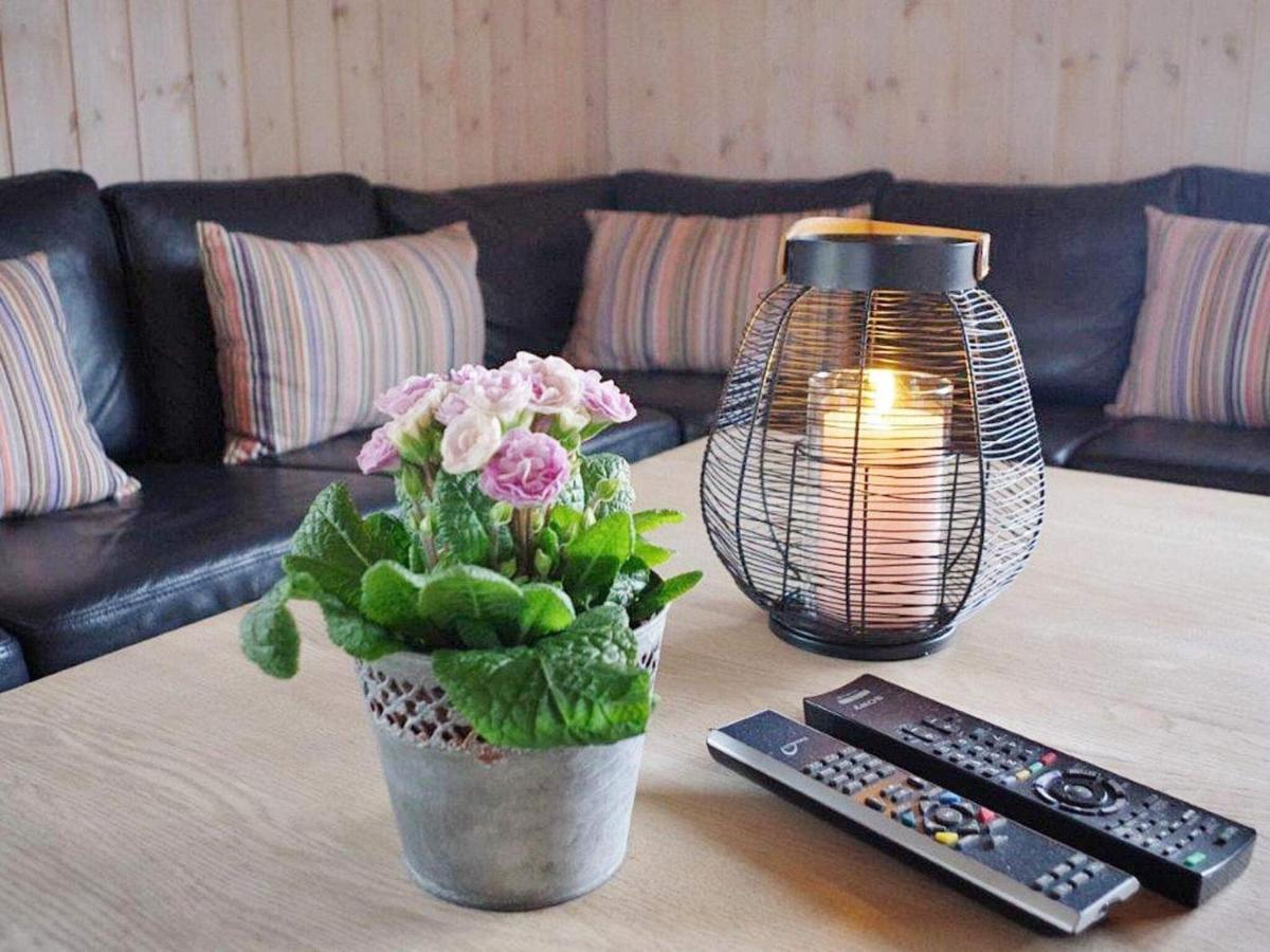 6 Person Holiday Home In R M Vesterhede Exteriör bild
